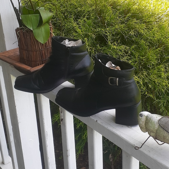 WITCHY GOTH CHUNKY HEEL COMBAT BOOTIES!!! - Picture 6 of 12